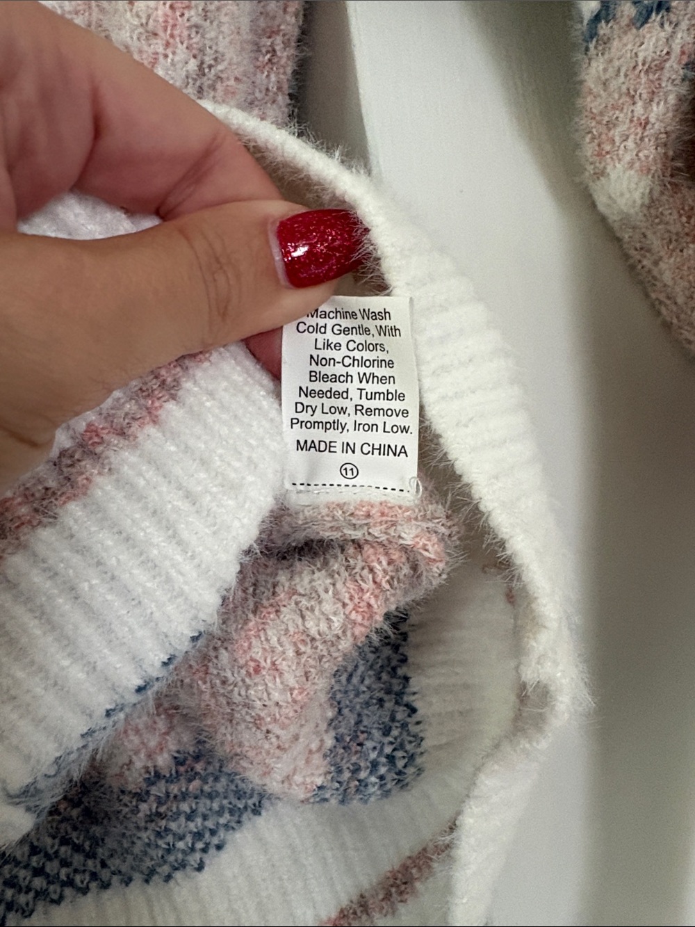 Andthewhy S/M Cozy Pink and White Patterned V-Neck Cardigan Sweater NWOT - Picture 4 of 7